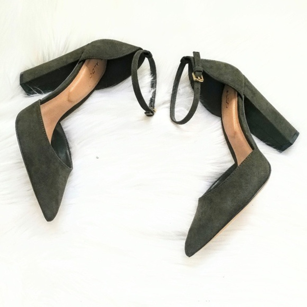 BRAND NEW SUEDE BLOCK HEELS - Picture 2 of 3